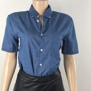 Beautiful EverLane denim shirt size xs